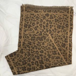 GAP Cozy Scarf Leopard Print